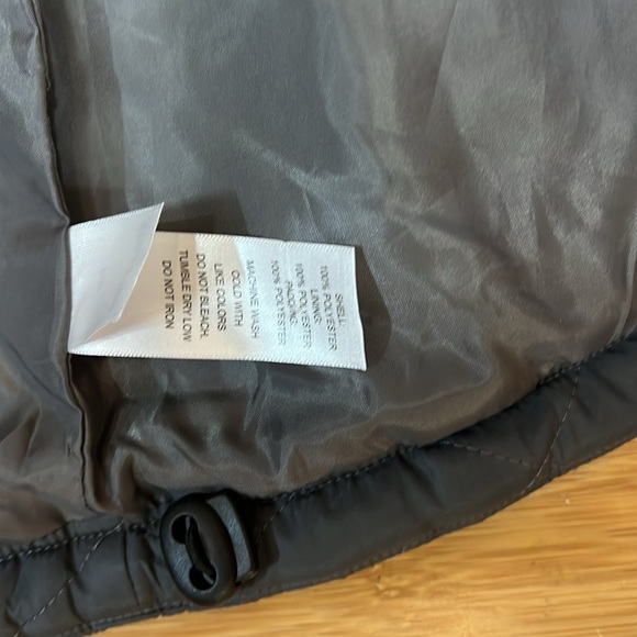 Two women’s badger sport quilted zipper vest, size medium - Picture 12 of 13